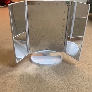 Light Up Mobile Mirror